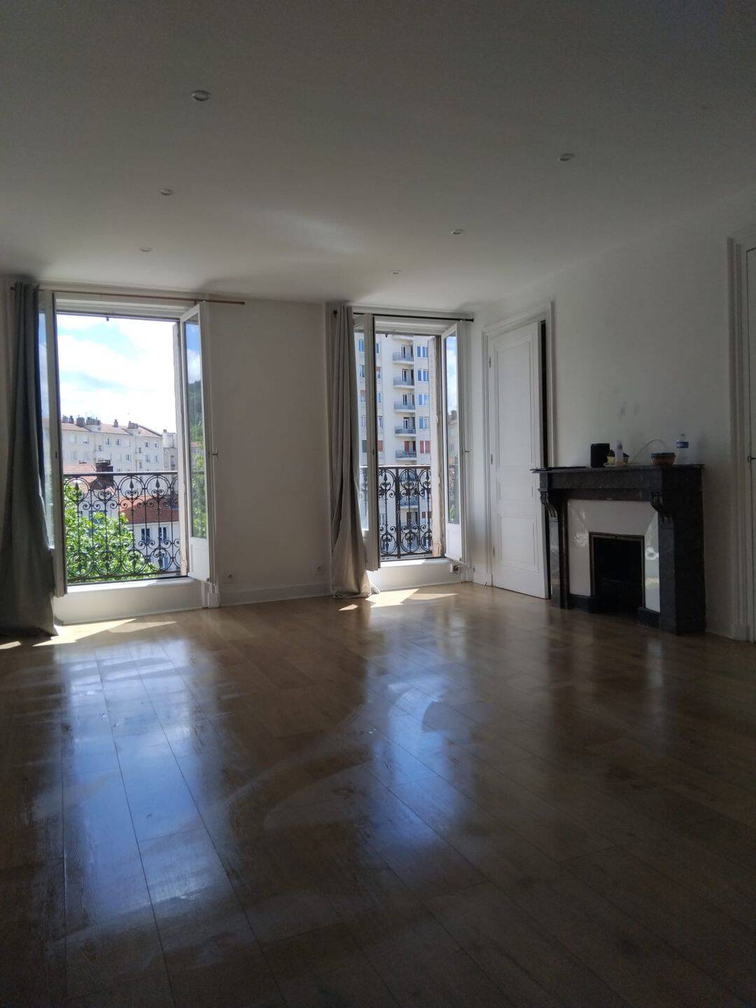Appartement 2 pièces 70 m² · à Saint-Étienne · 70 m² · 800 €