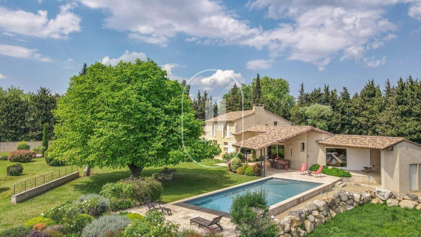 Maison 6 pièces 275 m² · à Saint-Rémy-de-Provence · 275 m² · 1 980 000 €