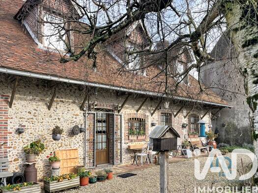 Maison à vendre 248 000 € 9 pièces 6 chambres 191 m² 3 212 m² de terrain Charny Orée de Puisaye 89120