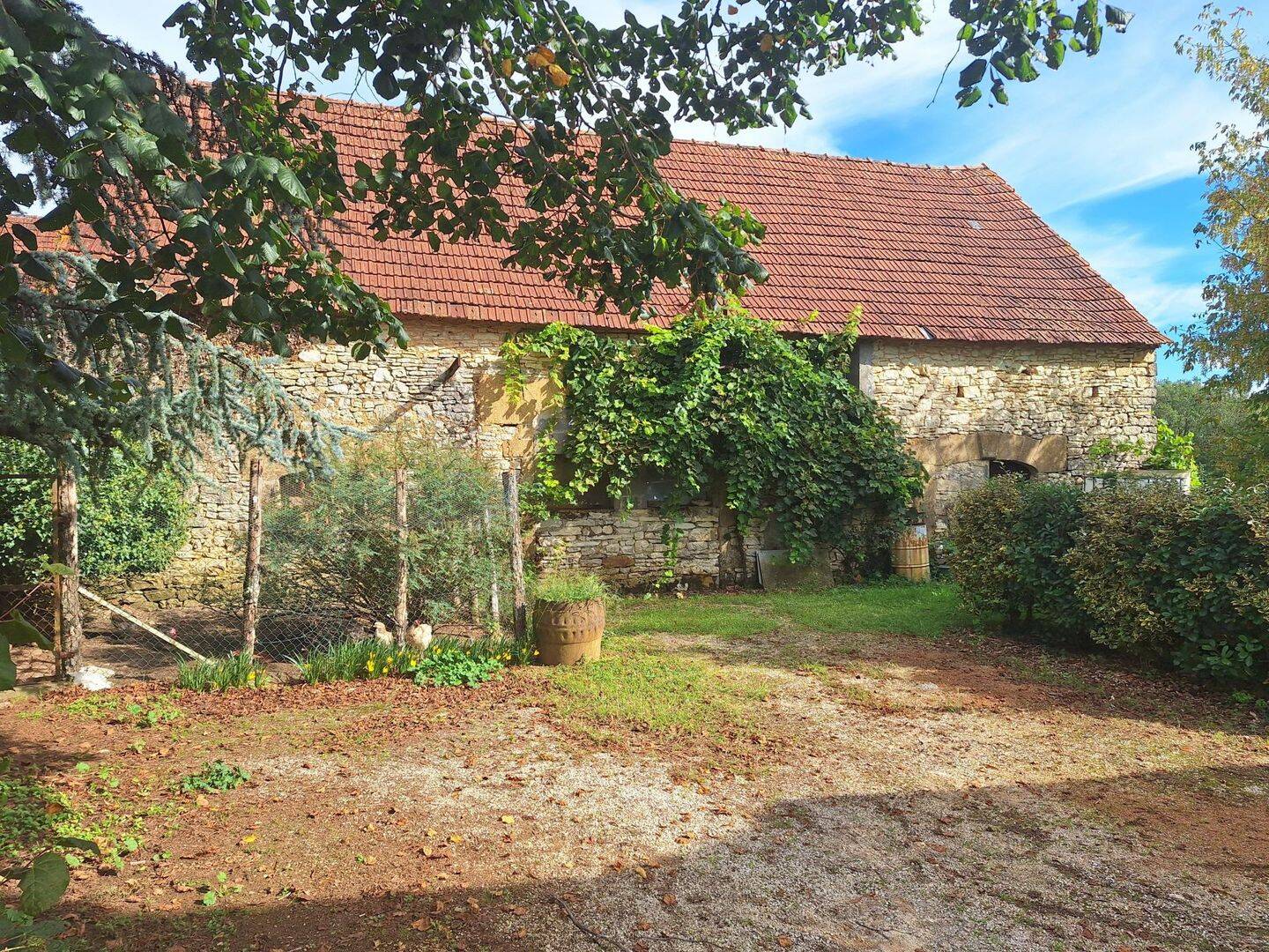Maison 1 pièce 120 m² · à Dégagnac · 120 m² · 36 000 €