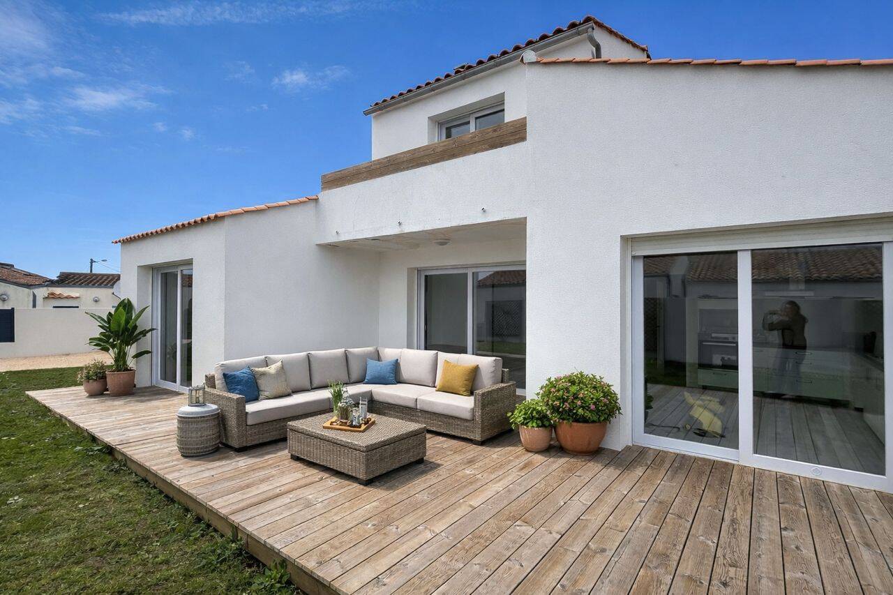 Maison 6 pièces 157 m² · à Saint-Gilles-Croix-de-Vie · 157 m² · 468 380 €