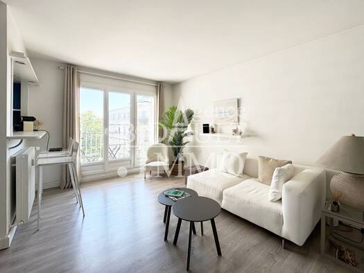 Appartement à vendre 585 000 € 3 pièces 2 chambres 66 m² Étage 4/5 La Défense Puteaux 92800