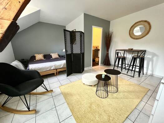 Appartement à louer 785 € 1 pièce 32 m² Étage 1/1 disponible dès maintenant Beausoleil-Grenonvilliers Rambouillet 78120