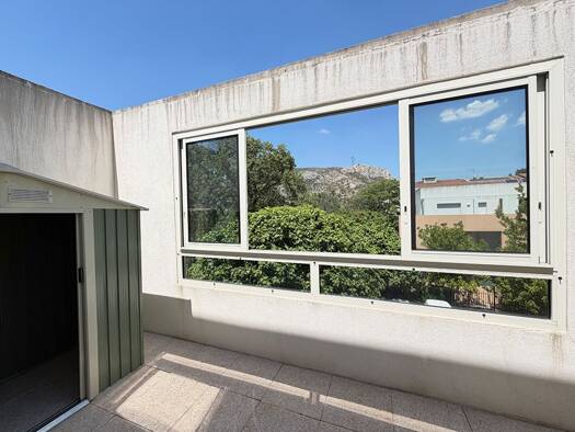 Appartement à vendre 220 500 € 2 pièces 1 chambre 45 m² Étage 2/3 Est Roquevaire 13360