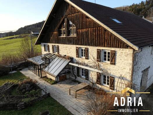 Maison à vendre 575 000 € 7 pièces 3 chambres 263,4 m² 25 000 m² de terrain Les Terres-de-Chaux 25190
