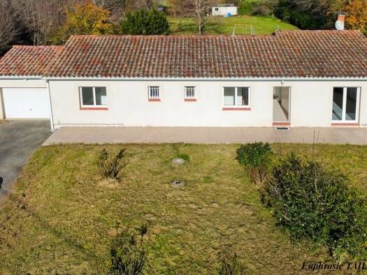 Maison de plain-pied à vendre 236 500 € 4 pièces 3 chambres 135 m² 3 000 m² de terrain Le Plan 31220