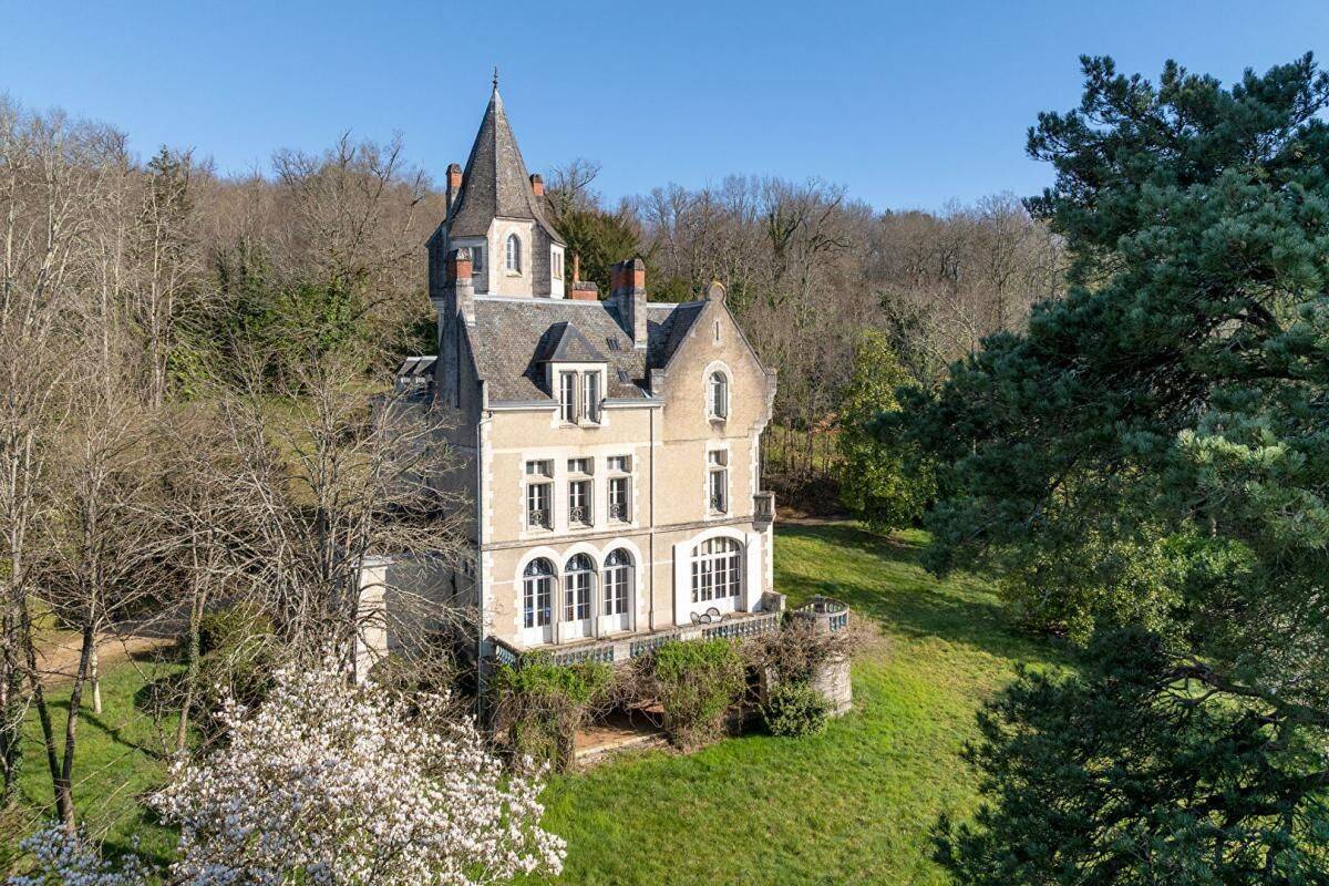 Maison 12 pièces 417 m² · à Chancelade · 417 m² · 699 000 €