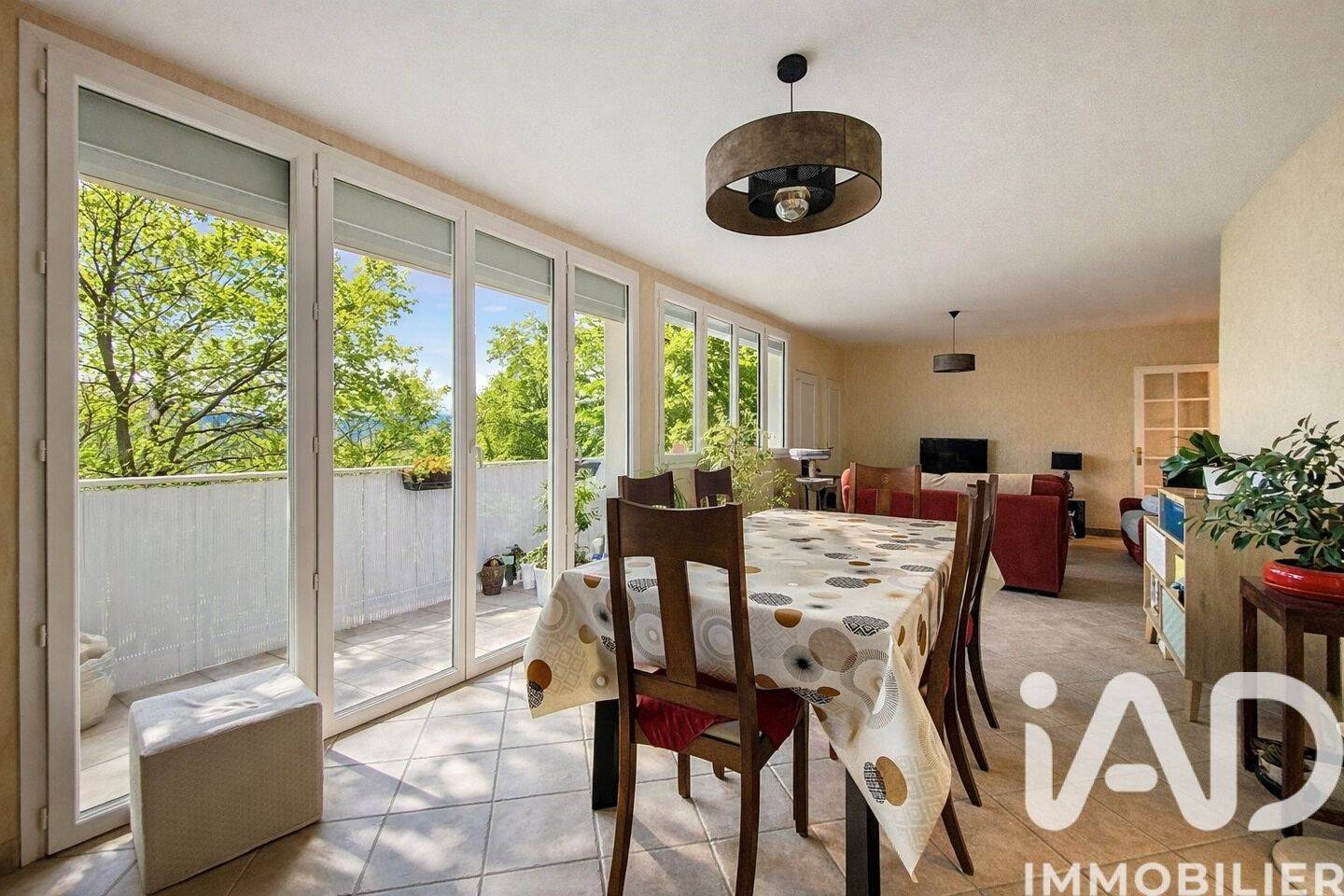 Appartement 4 pièces 90 m² · à Montagny · 90,2 m² · 170 000 €