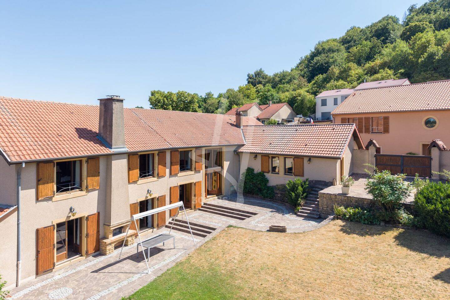 Maison 7 pièces 305 m² · à Norroy-le-Veneur · 305 m² · 624 000 €