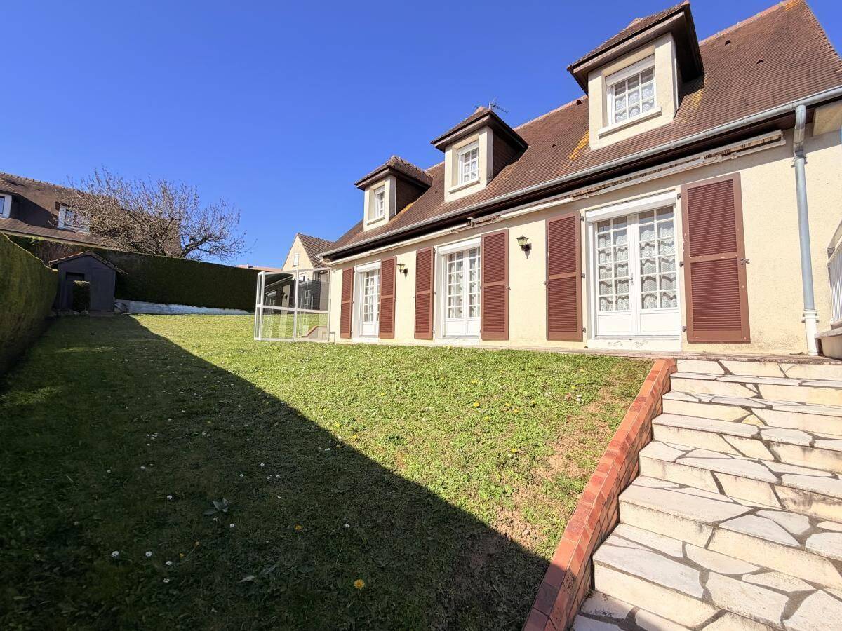 Maison 6 pièces 122 m² · à Bretteville-sur-Odon · 122 m² · 350 000 €