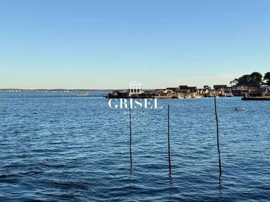 Maison à vendre 4 800 000 € 6 pièces 6 chambres 240 m² 637 m² de terrain Centre Cap Ferret Lège-Cap-Ferret 33950