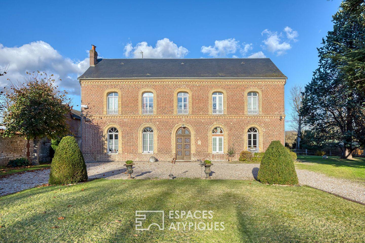 Maison 8 pièces 285 m² · à Les Damps · 285 m² · 695 000 €