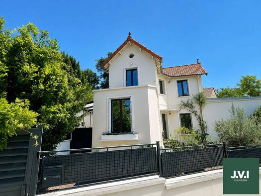 Maison à vendre 519 500 € 6 pièces 4 chambres 128 m² 482 m² de terrain Centre Montmorency Centre Montmorency 95160