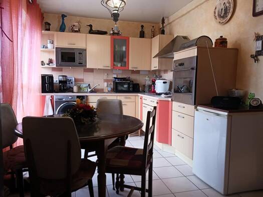 Appartement à vendre 166 000 € 4 pièces 2 chambres 81,7 m² Étage 4/5 Les Mouillères Lons-le-Saunier 39000