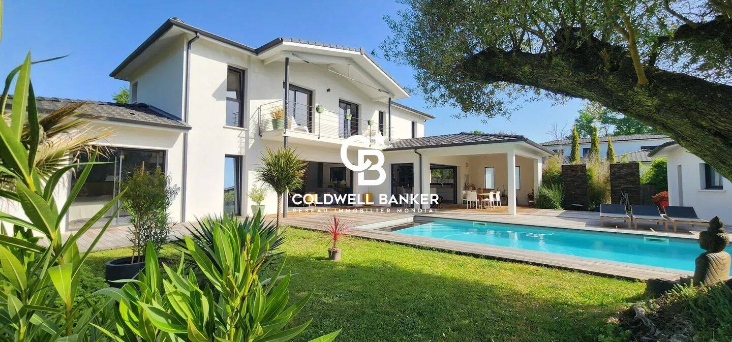 Maison 8 pièces 247 m² · à Gradignan · 247 m² · 1 450 000 €