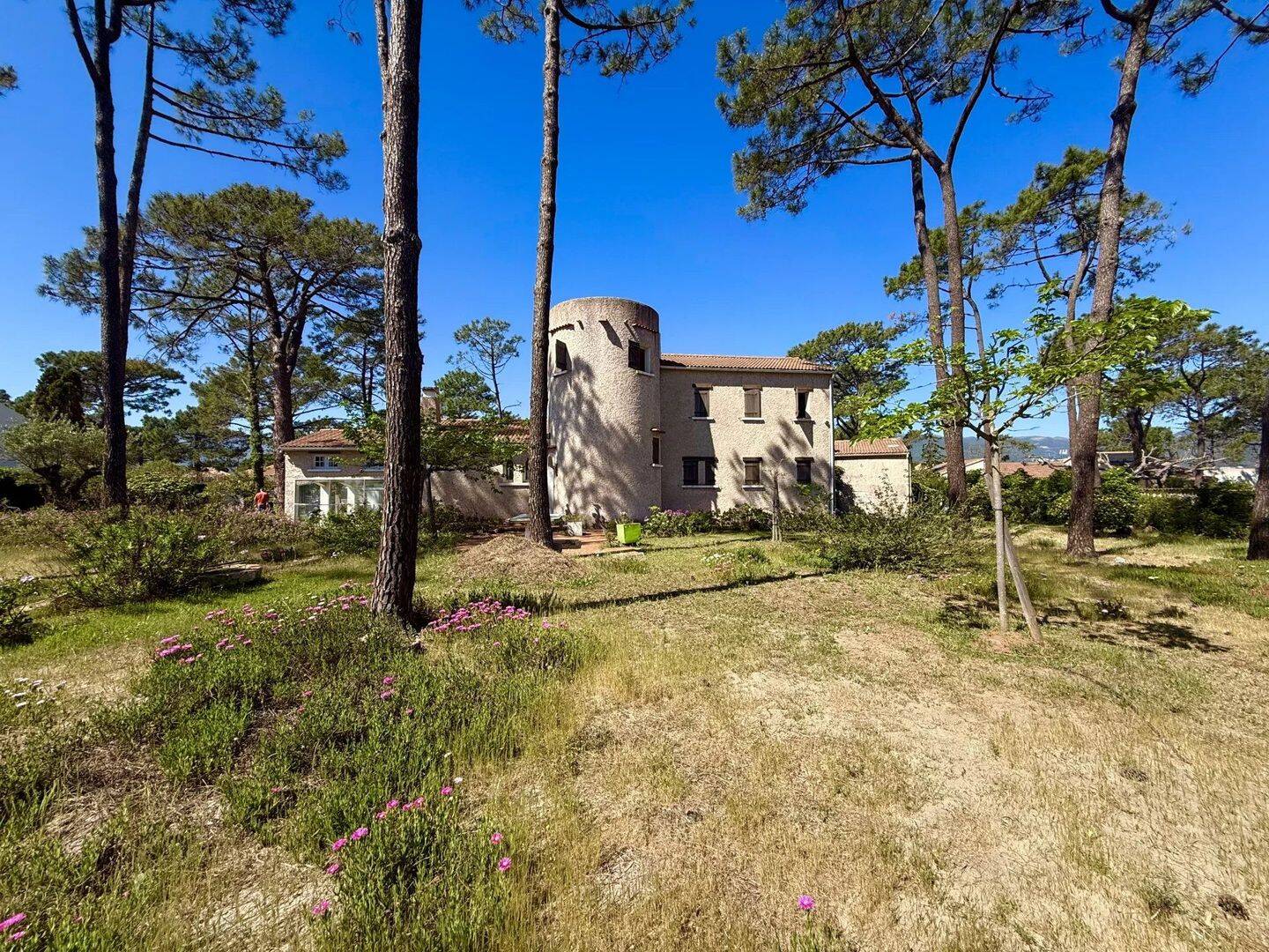 Maison 7 pièces 204 m² · à Furiani · 204 m² · 869 000 €