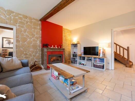 Maison à vendre 241 960 € 8 pièces 4 chambres 169 m² 6 178 m² de terrain Saugy 18290