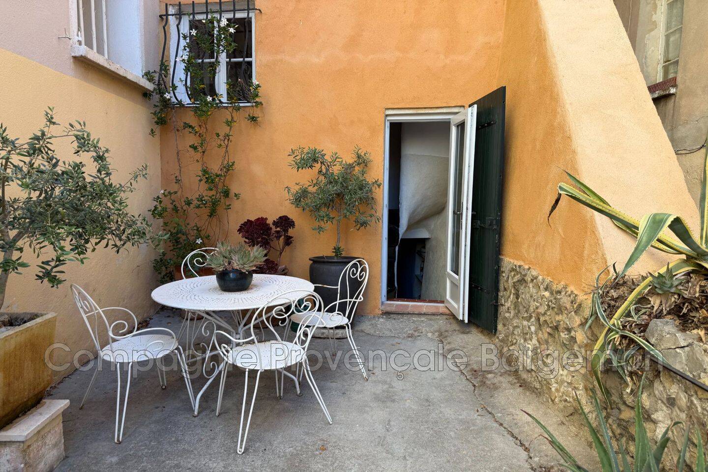 Maison 4 pièces 97 m² · à Callas · 97 m² · 195 000 €