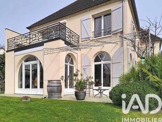 Maison à vendre 1 247 000 € 7 pièces 5 chambres 226 m² 829 m² de terrain Les Pierres Beurres Verrières-le-Buisson 91370
