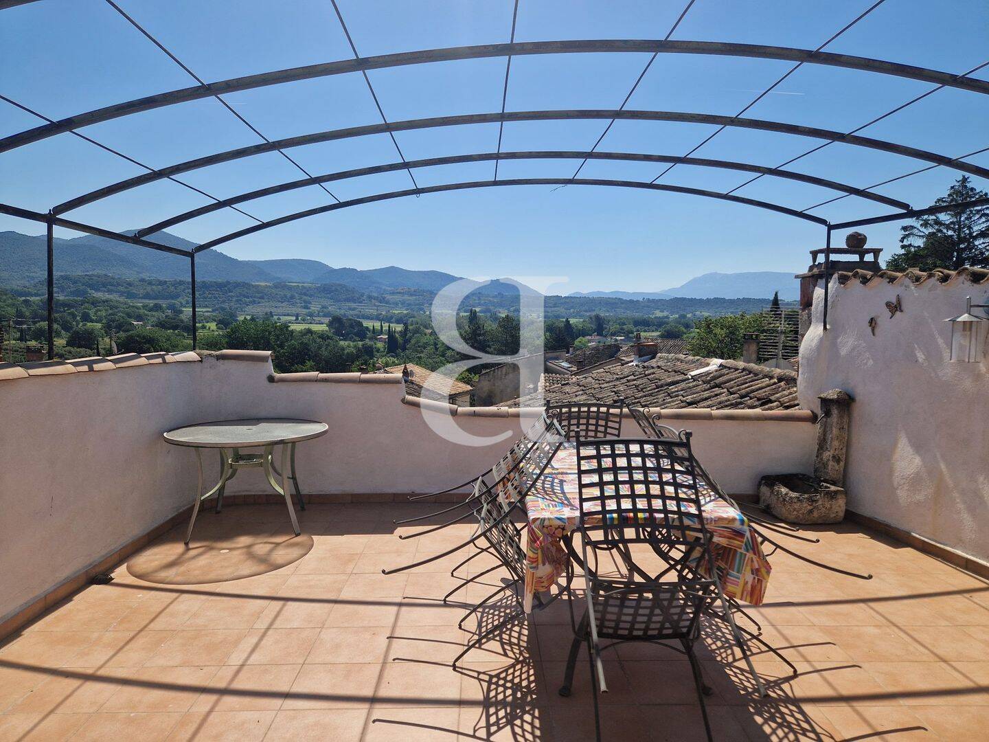 Maison 7 pièces 217 m² · à Nyons · 217 m² · 248 000 €