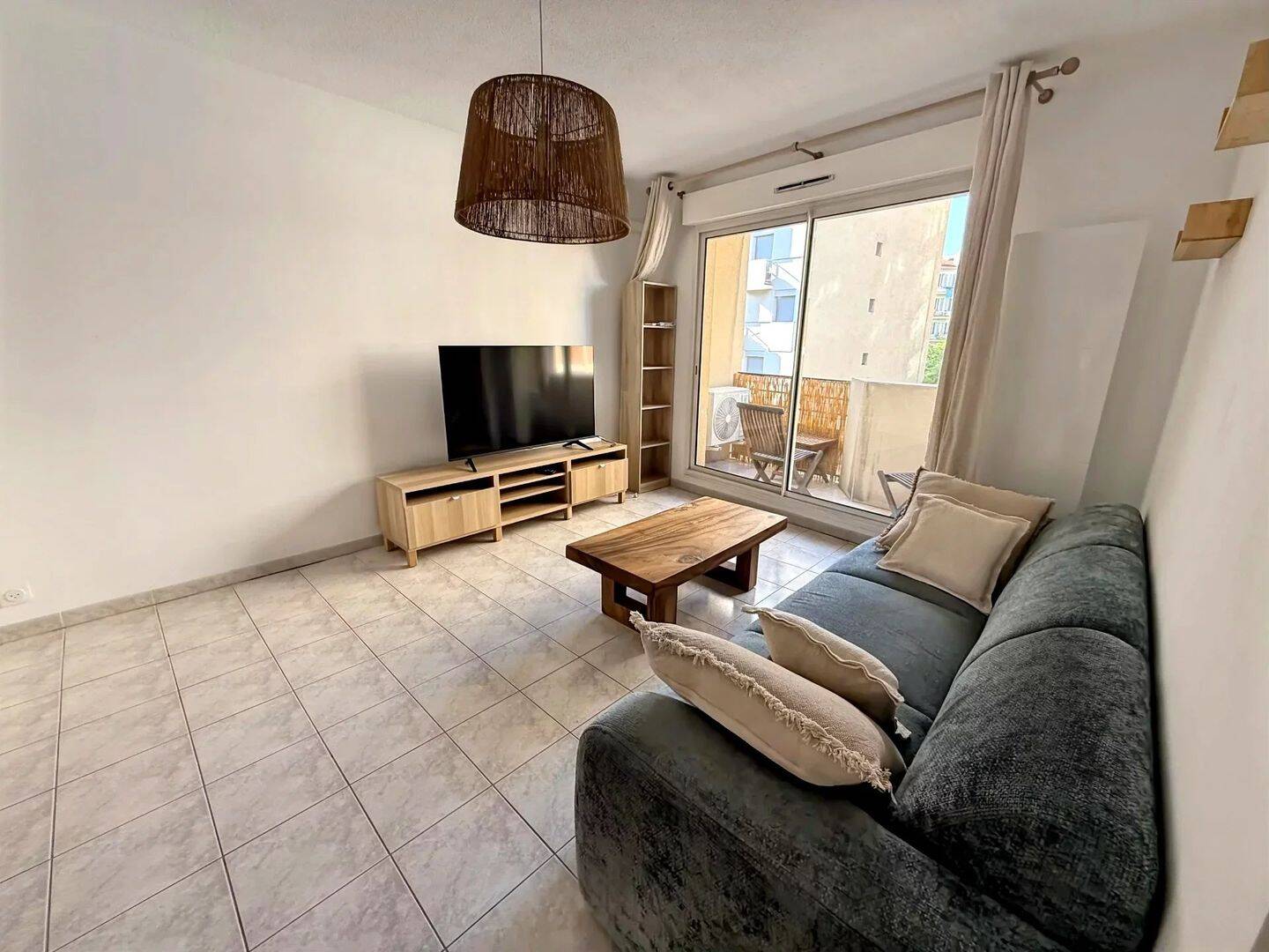 Appartement 3 pièces 65 m² · à Marseille 5ème Arrondissement · 65,4 m² · 1 300 €