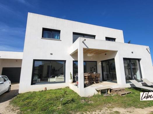 Maison à vendre 459 000 € 6 pièces 5 chambres 199 m² 594 m² de terrain Beauvoisin 30640