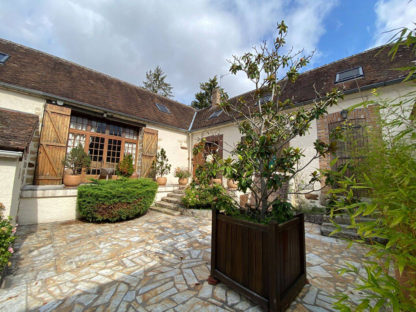 Maison 5 pièces 165 m² · à Vinneuf · 165 m² · 299 000 €