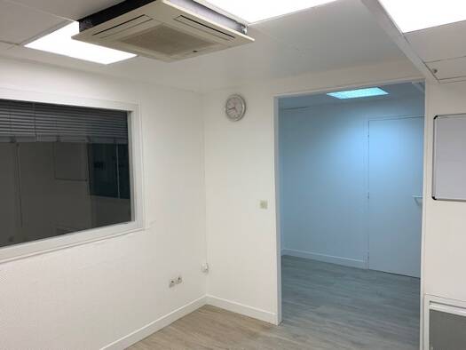 Local d'activités à louer 1 269 € 92 m² d'espace de stockage Silly-Gallieni Boulogne-Billancourt 92100