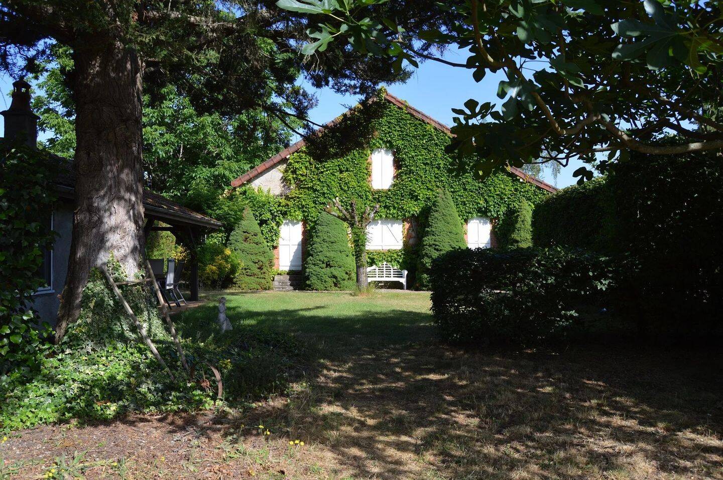 Maison 8 pièces 240 m² · à Charrin · 240 m² · 329 500 €