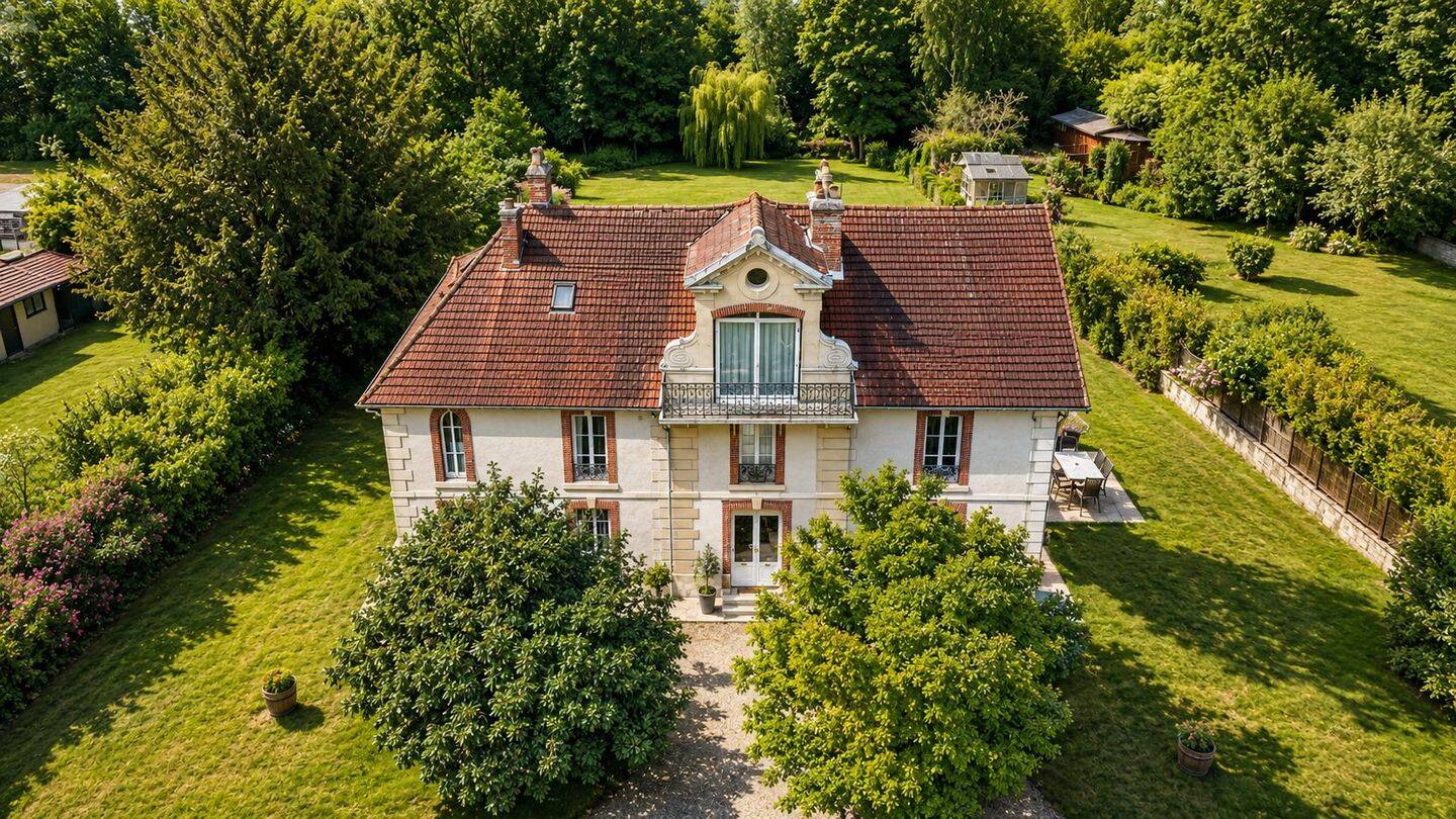 Maison 10 pièces 316 m² · à Cambronne-lès-Clermont · 316 m² · 560 000 €