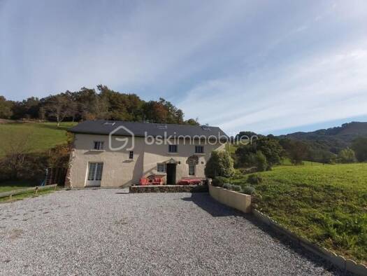 Maison à vendre 264 000 € 8 pièces 5 chambres 185 m² 1 650 m² de terrain Barcus 64130