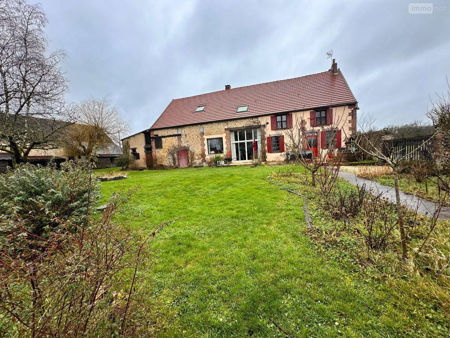 Maison 8 pièces 261 m² · à Saint-Martin-d'Ordon · 261 m² · 370 800 €