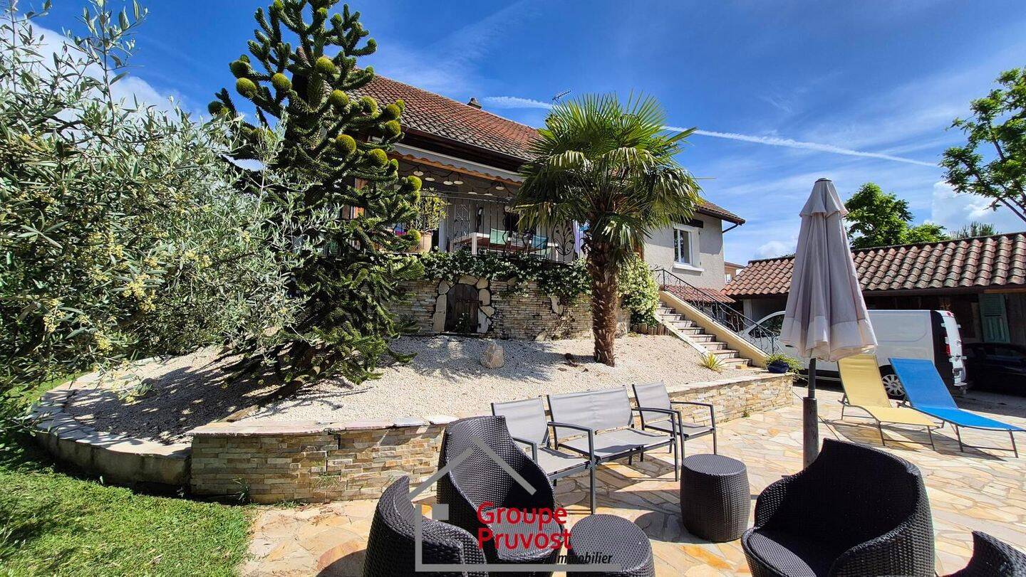 Maison 7 pièces 200 m² · à Feurs · 200 m² · 390 000 €