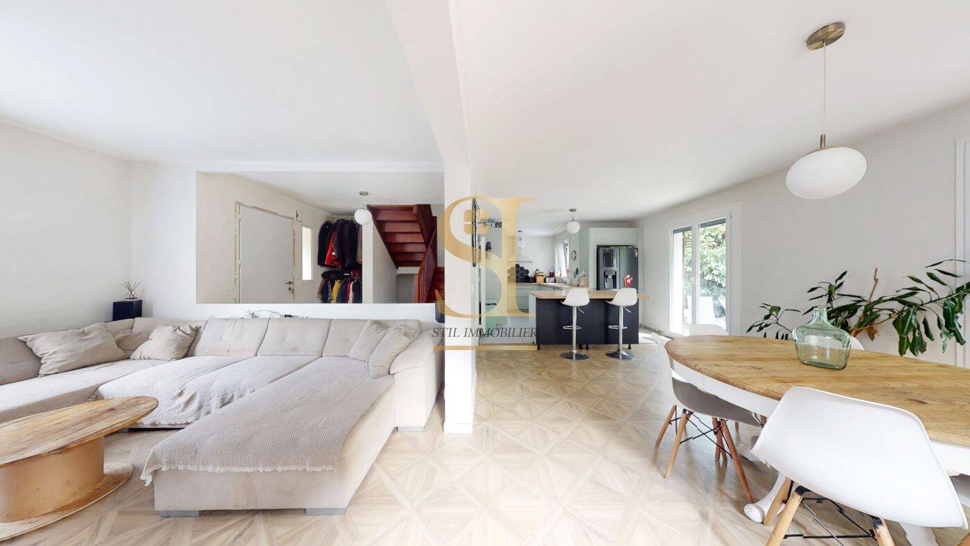 Maison 6 pièces 114 m² · à Évry-Courcouronnes · 114 m² · 345 000 €