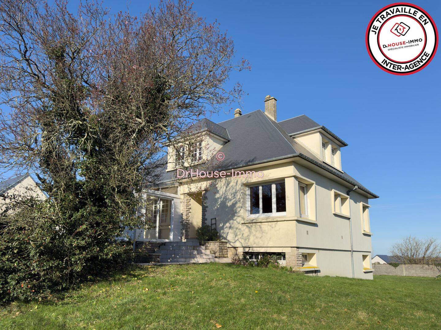 Maison 6 pièces 120 m² · à Gouville-sur-Mer · 120 m² · 299 000 €