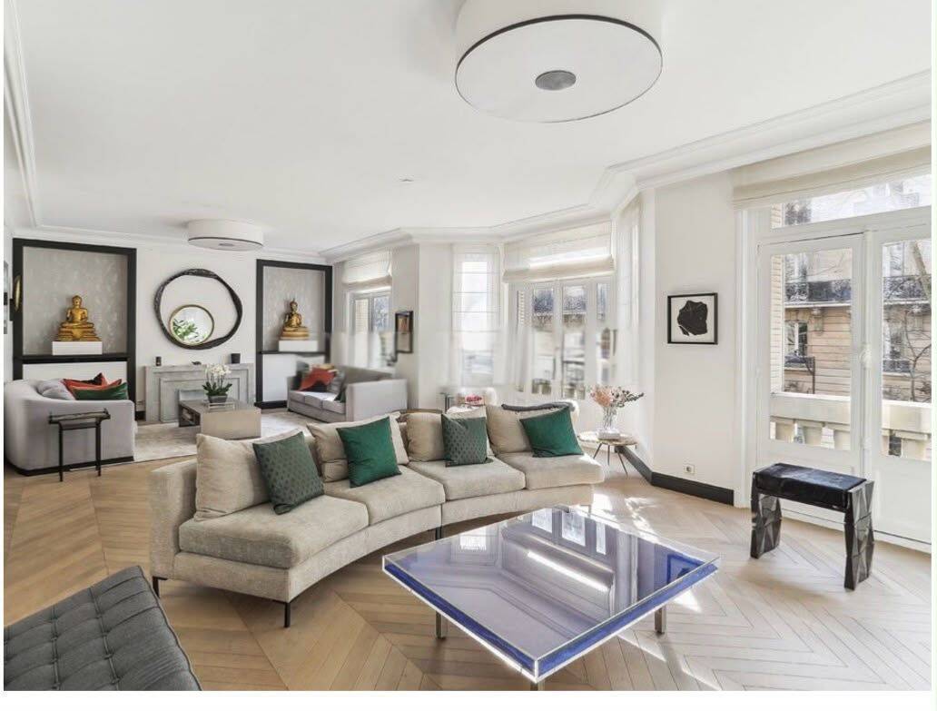 Appartement 7 pièces 273 m² · à Paris 7ème Arrondissement · 273 m² · 13 000 €/mois