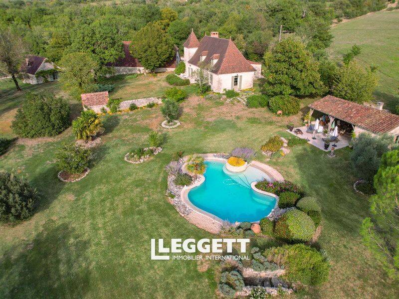 Maison 11 pièces 302 m² · à Séniergues · 302 m² · 1 038 000 €