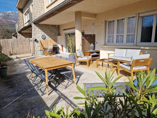 Appartement à vendre 154 350 € 4 pièces 2 chambres 108 m² 1 étages Méreuil 05700