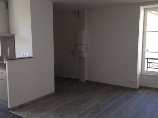 Duplex à louer 915 € 2 pièces 1 chambre 66 m² 1er étage Centre Ville Centre et Nord Coulommiers 77120