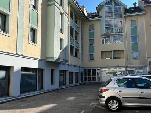Appartement à louer 1 280 € 4 pièces 3 chambres 91,8 m² 3ème étage Centre Sallanches 74700