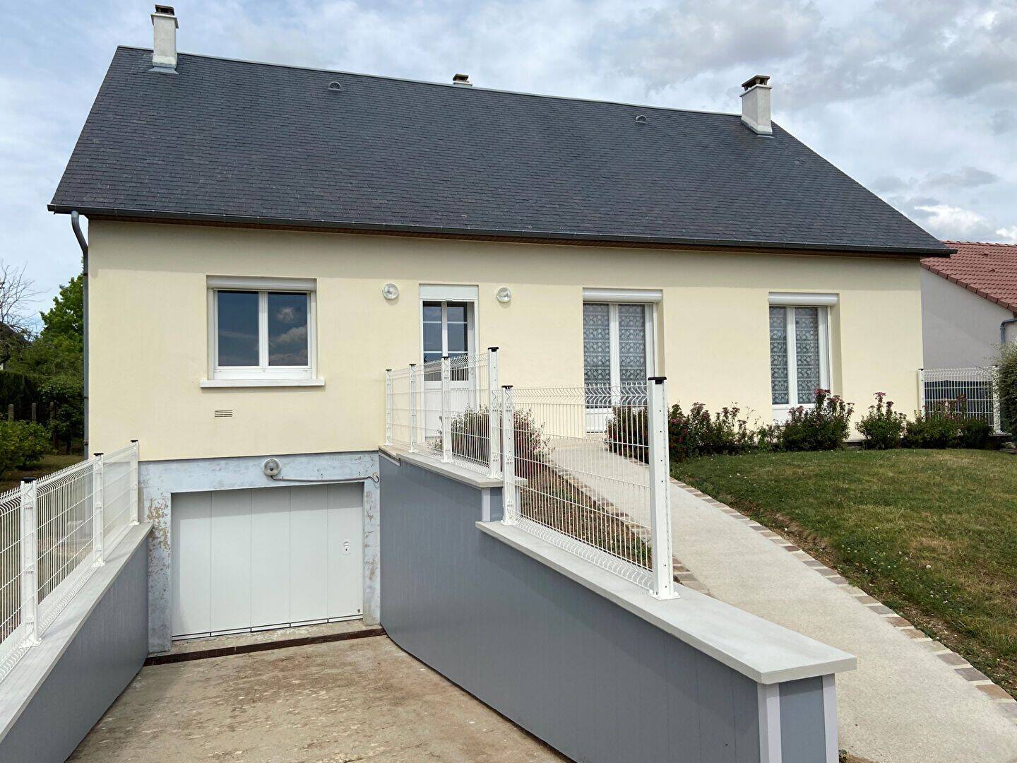Maison 3 pièces 93 m² · à Brou · 93 m² · 780 €