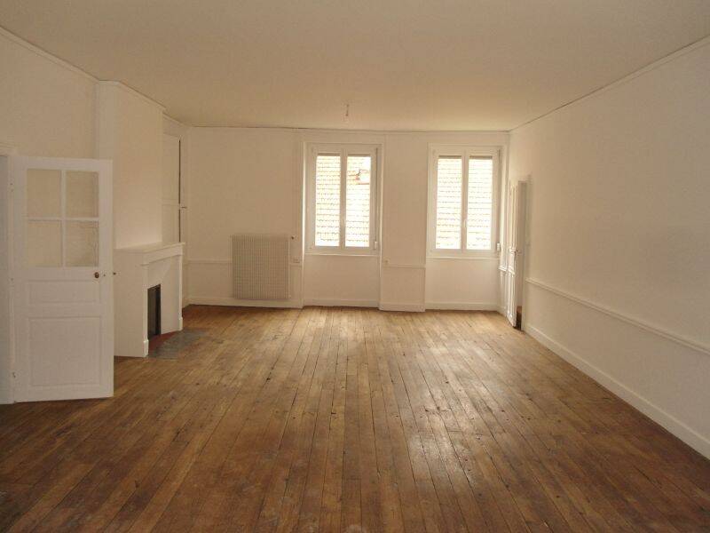 Appartement 3 pièces 103 m² · à Bar-sur-Aube · 103 m² · 470 €/mois