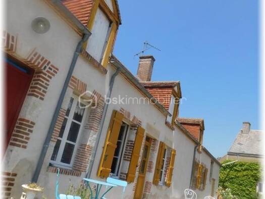 Ferme à vendre 1 200 000 € 16 pièces 9 chambres 437 m² 9 410 m² de terrain Zone Eparse Saint-Denis-en-Val 45560