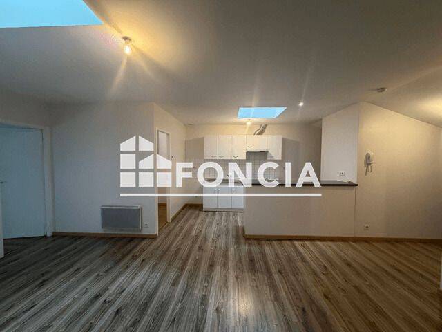 Appartement 3 pièces 63 m² · à La Rochefoucauld-en-Angoumois · 63,3 m² · 545 €/mois