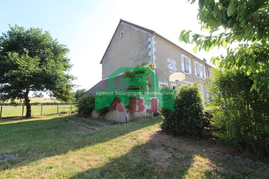 Maison 6 pièces 107 m² · à Corbigny · 107 m² · 99 000 €