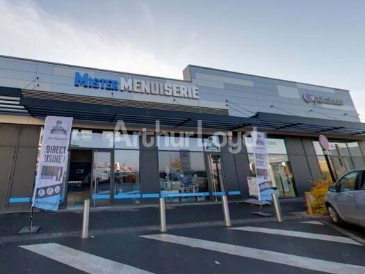 Local commercial à louer 2 500 € 150 m² de surface de vente Voyettes-CRT-Aéroport Lesquin 59810