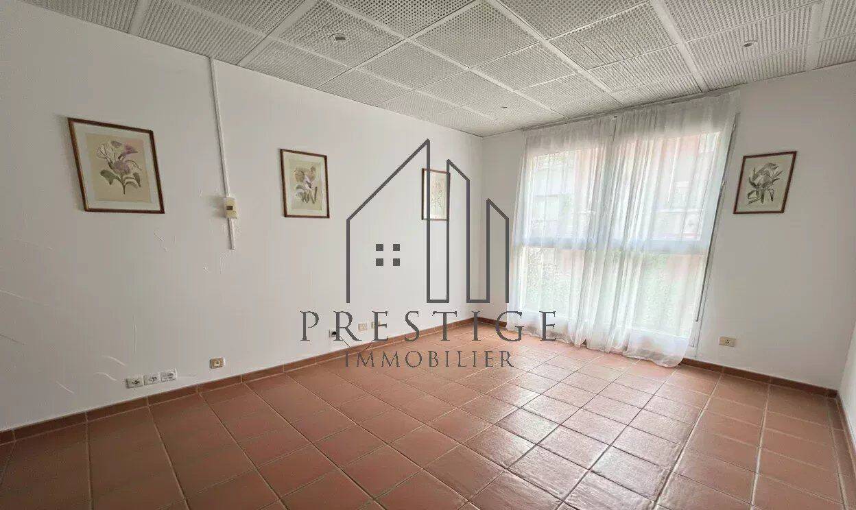 Appartement 2 pièces 75 m² · à Aubagne · 75 m² · 180 000 €