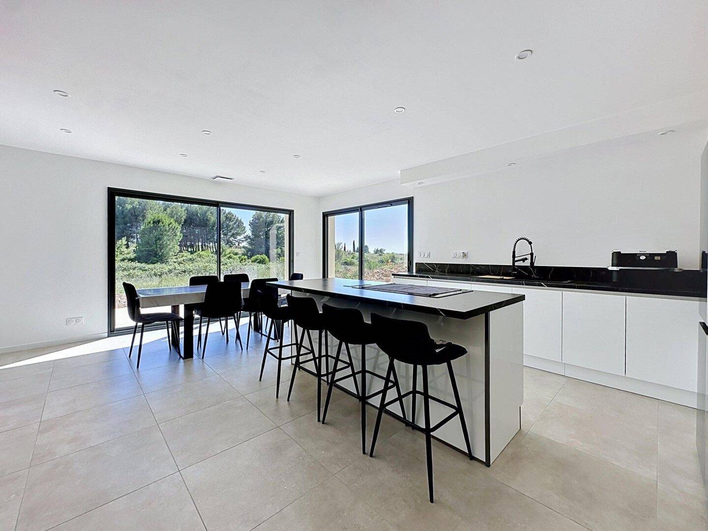 Maison 4 pièces 110 m² · à Lespignan · 110 m² · 272 000 €