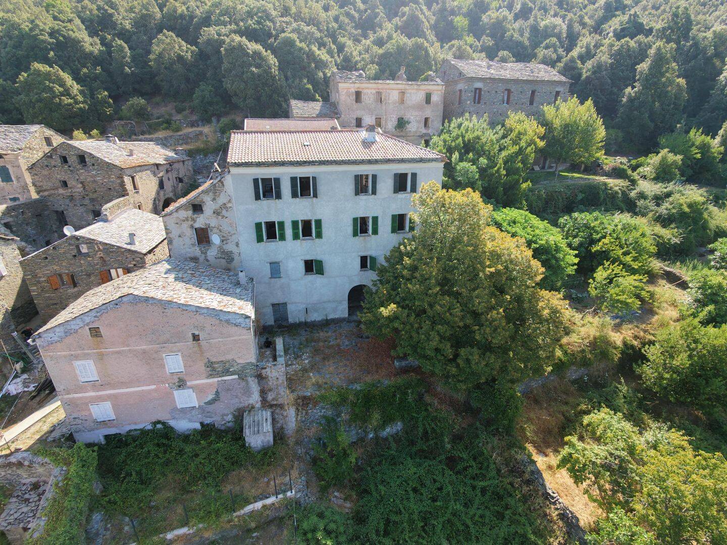 Maison 10 pièces 270 m² · à Bisinchi · 270 m² · 149 000 €