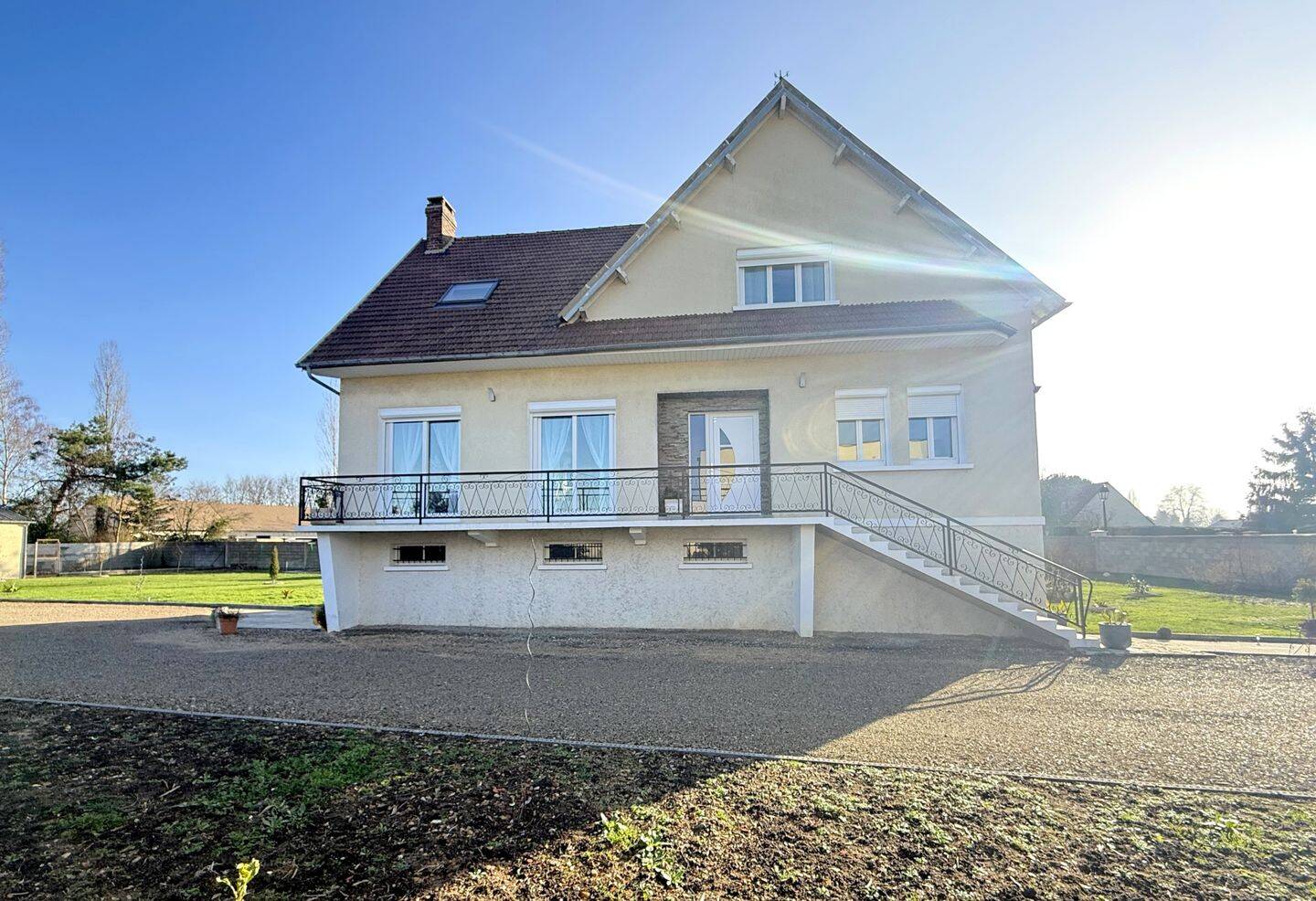 Maison 8 pièces 155 m² · à Longnes · 155 m² · 465 000 €